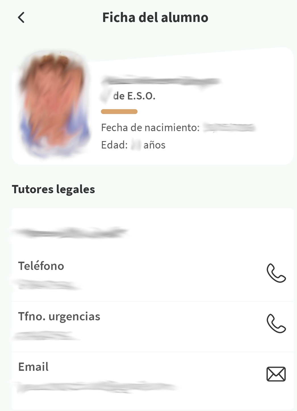 Se muestra una ficha de alumno con sus datos y los datos de los tutores legales: teléfono, teléfono de urgencia y correo electrónico.